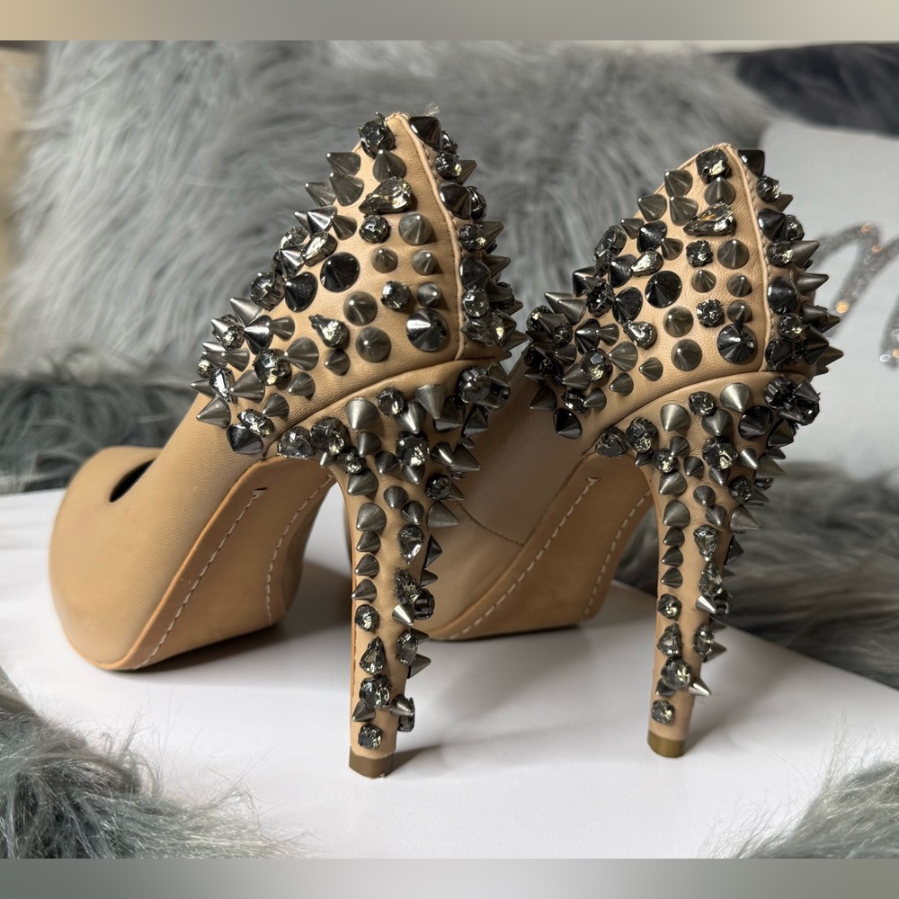 Sam Edelman Size 7.5 Roza Tan Leather Spiked Studded Heels